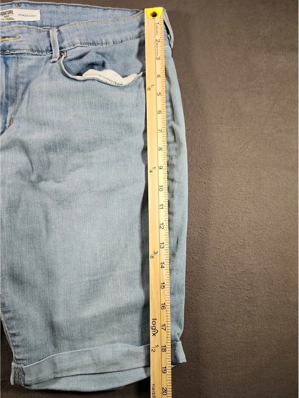 Levi Straus Signature Womens Bermuda Shorts Size 18 - 34W Light Wash Summer 0197